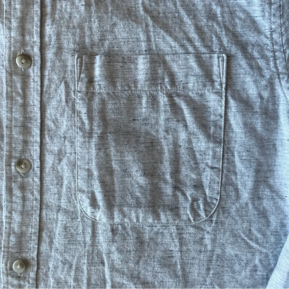 Banana Republic Men's Long Sleeve Button-Down Shirt - Light Gray untucked fit